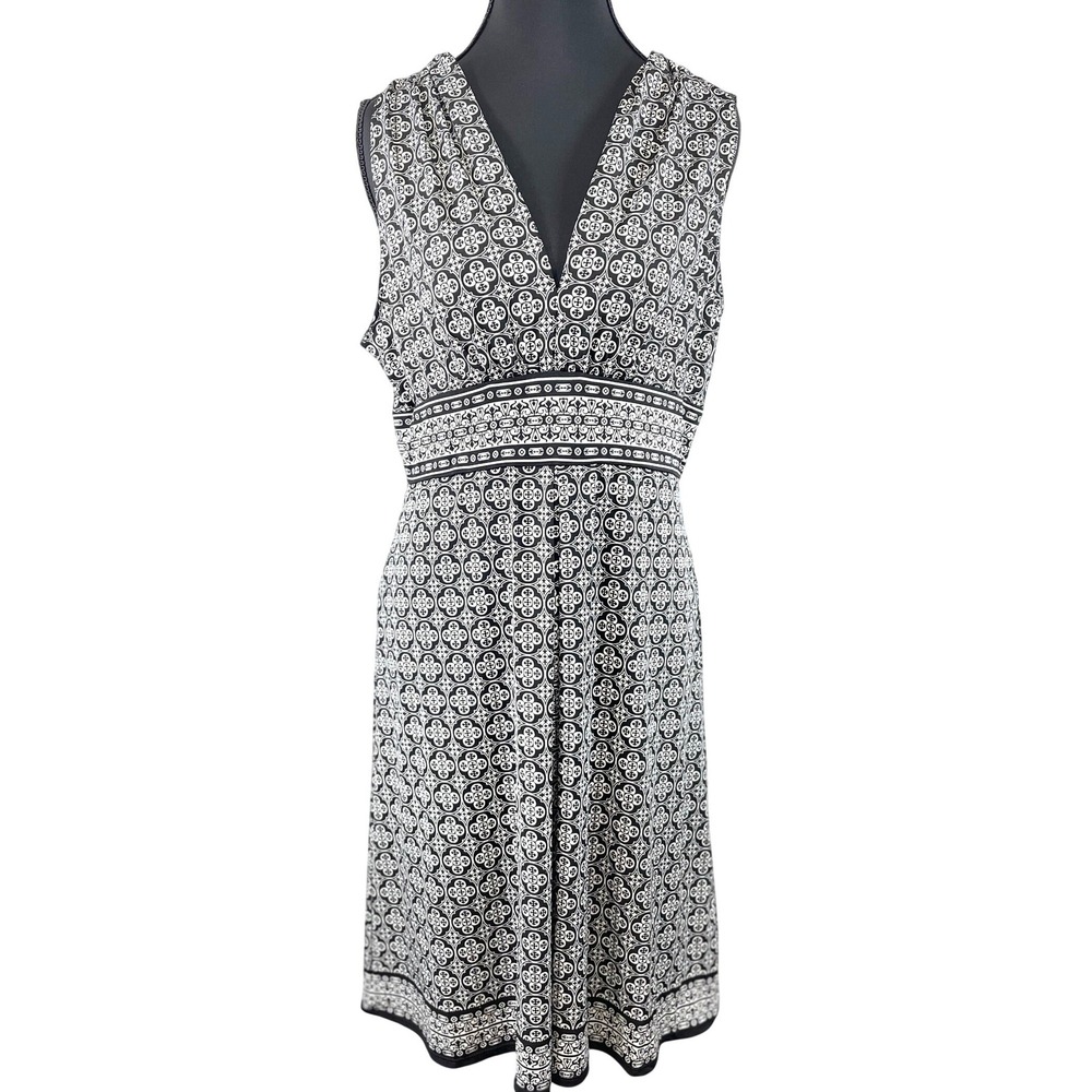 MAX STUDIO Women Size M Black White Geometric Print Sleeveless V Neck Midi Dress